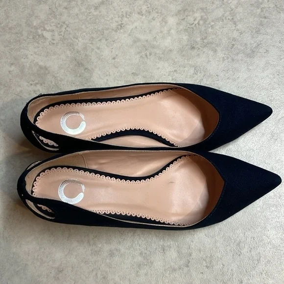 Journee Collection woman’s navy blue micro suede heels. Size 7.5. - Picture 2 of 11